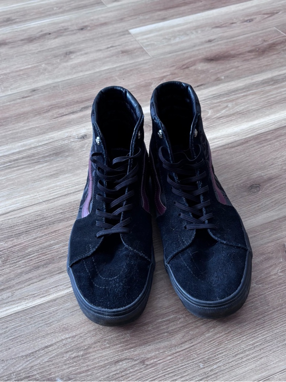 High-Top Men's Suede Sneakers in Black with Burgundy Accent classic size 12 guc - Picture 2 of 6